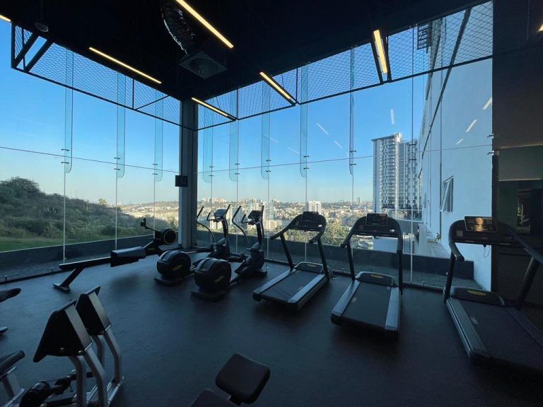 gimnasio de Ivy, Bosque Real