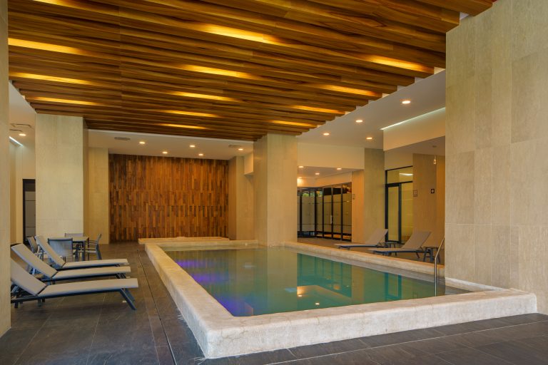 alberca 1 Roma Bosque Real huixquilucan Departamentos