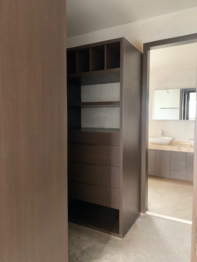 Departamentos en La reserva en Bosque Real huixquilucan baño