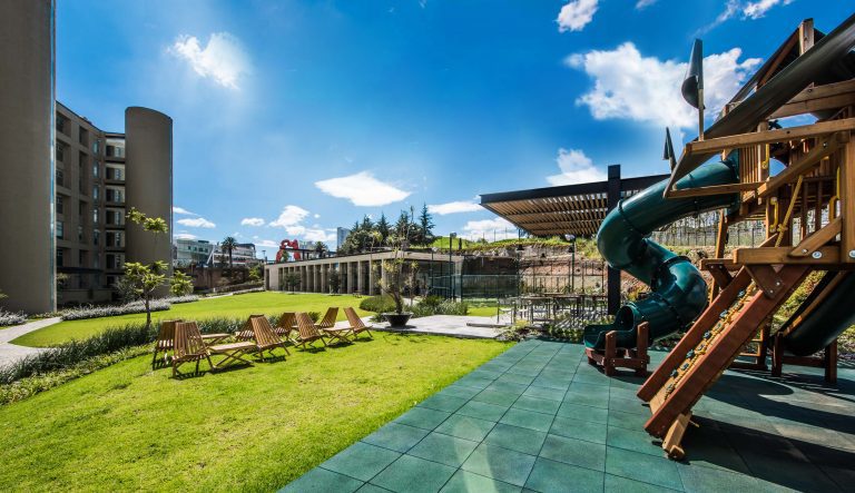View cuenta con espaciosos Jardines para disfrutar la vida al aire libre en Bosque Real