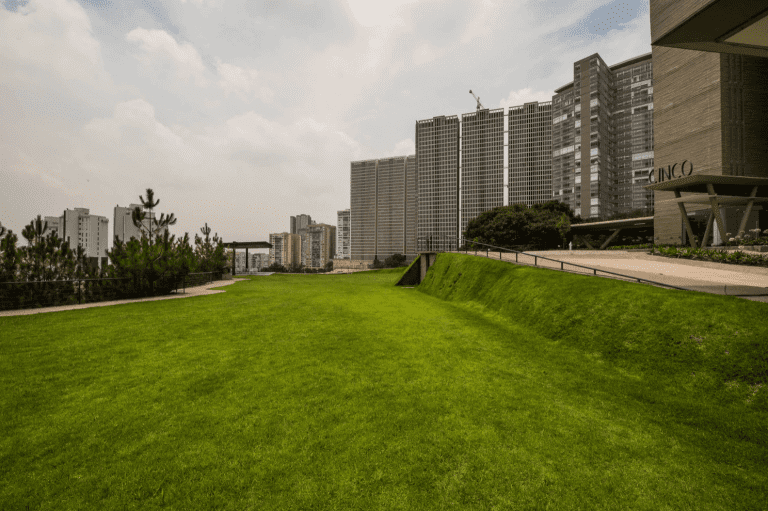 Los Jardines de Lo Alto ofrecen un respiro verde dentro de Bosque Real